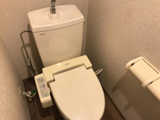 物件内観写真5　(シャワー付トイレ)