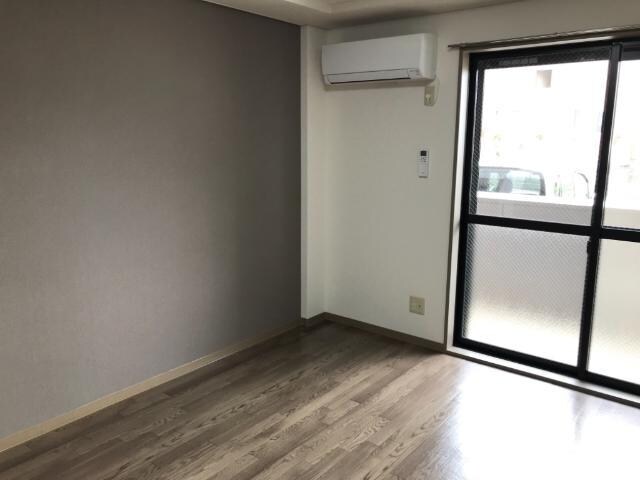 物件内観写真10　(洋室)