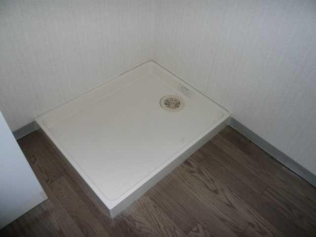 物件内観写真14　(洗濯機置場)