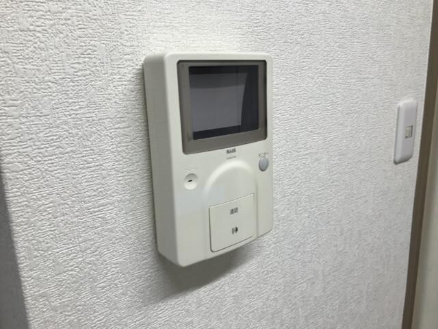 物件内観写真14　(カメラ付インターホン)