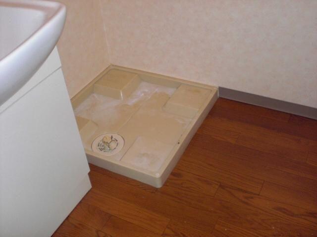 物件内観写真12　(洗濯機置場)