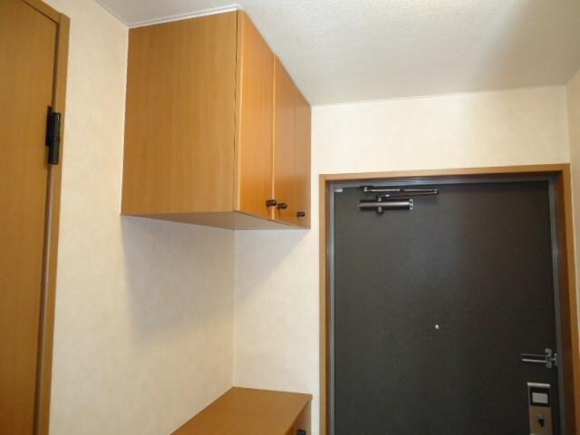 物件内観写真13　(玄関)