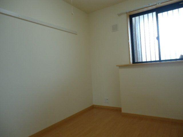 物件内観写真14　(洋室)