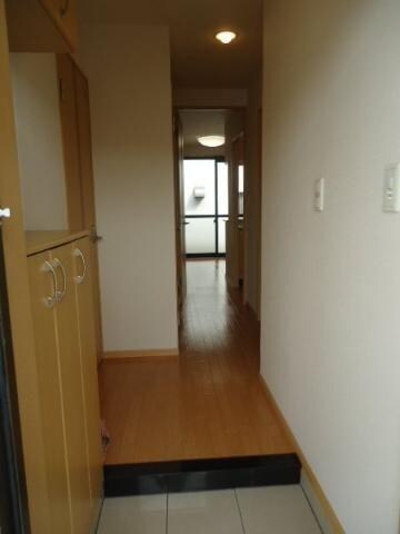 物件内観写真17　(玄関)