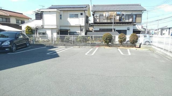 駐車場・駐輪場