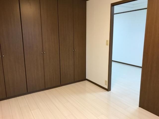 物件内観写真9　(洋室)