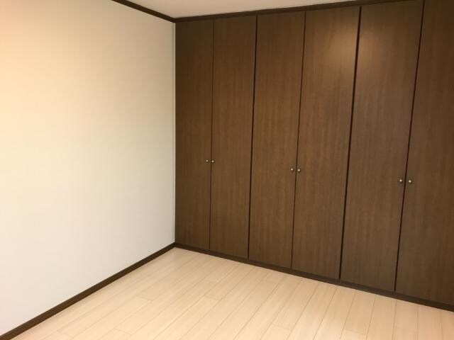 物件内観写真16　(洋室)