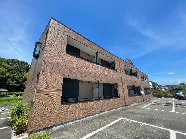 物件外観写真1　(外観写真（昼）)