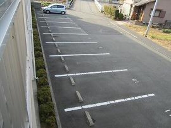 駐車場・駐輪場
