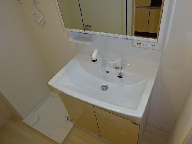 物件内観写真6　(洗髪洗面化粧台（イメージ）)