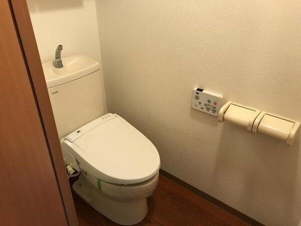 トイレ(シャワー付トイレ)