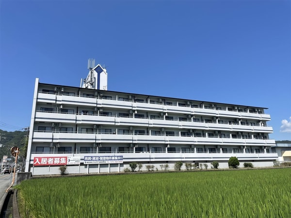 外観(前面に建物がないので日当たり良好です！)