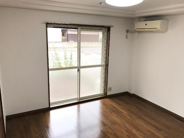 居室(11.3帖のＬＤＫ　照明・エアコン付)