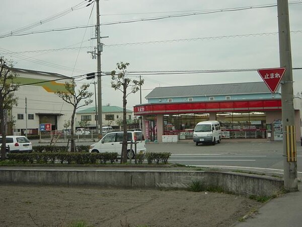 居室(コンビニ　ポプラまで300ｍ)