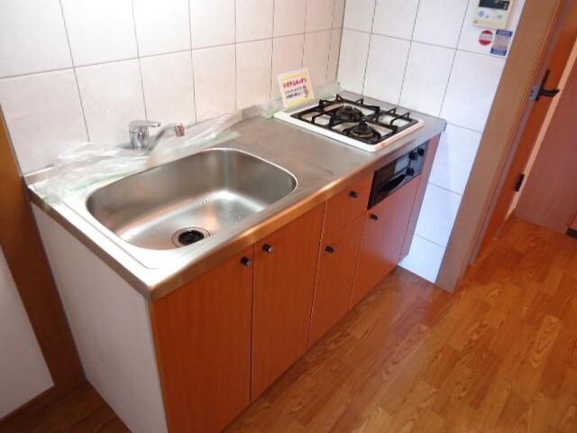 物件内観写真4　(グリル付２口ガスコンロ)