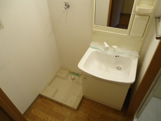 物件内観写真7　(朝シャンしやすい洗髪洗面台)
