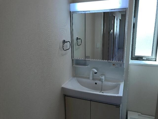 物件内観写真6　(洗髪洗面化粧台)