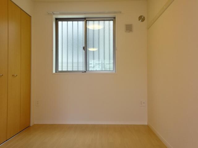 物件内観写真9　(洋室)