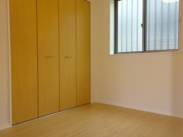 物件内観写真11　(洋室)