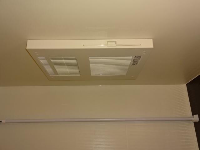 物件内観写真13　(浴室乾燥機)