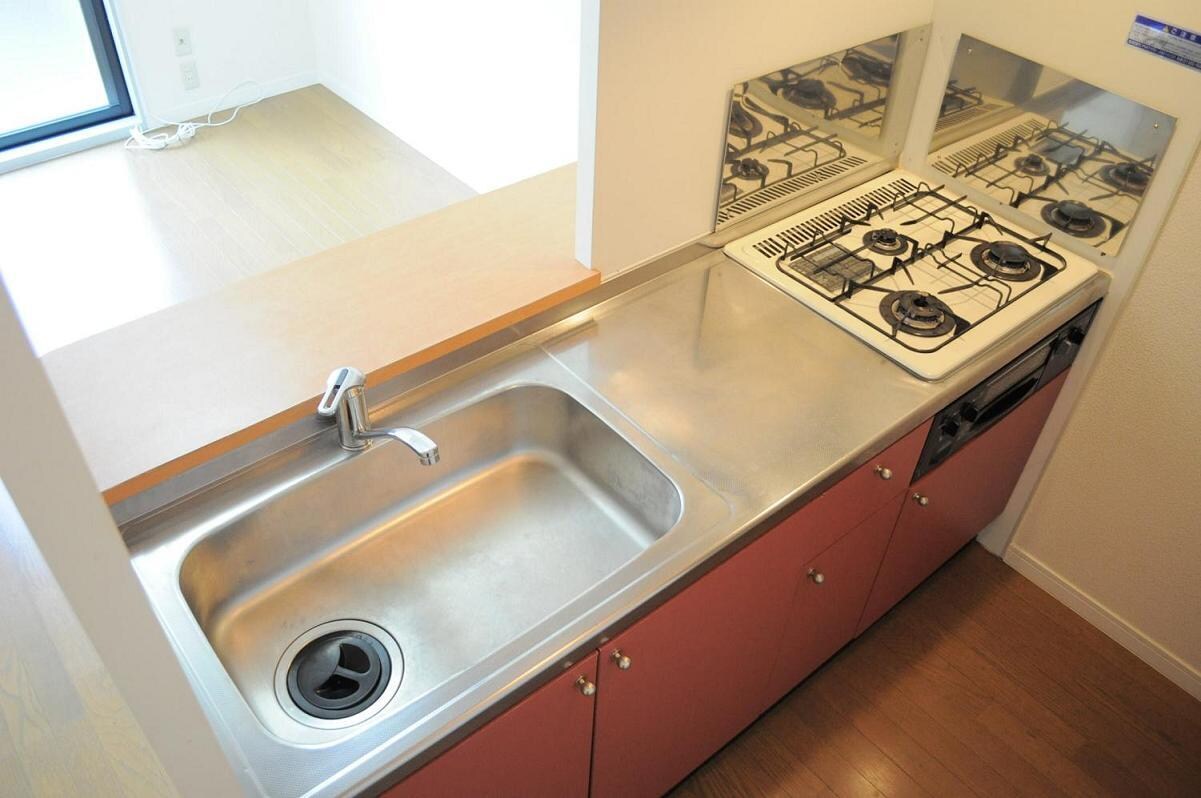 物件内観写真4　(3口コンロ)