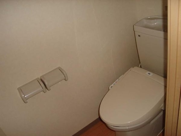 トイレ(シャワー付トイレ)