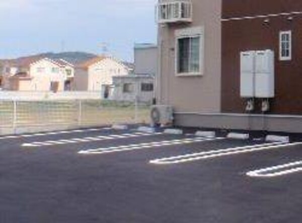 駐車場・駐輪場