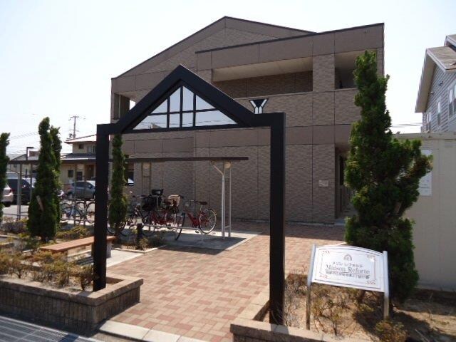 物件外観写真2　(外観写真（昼）)