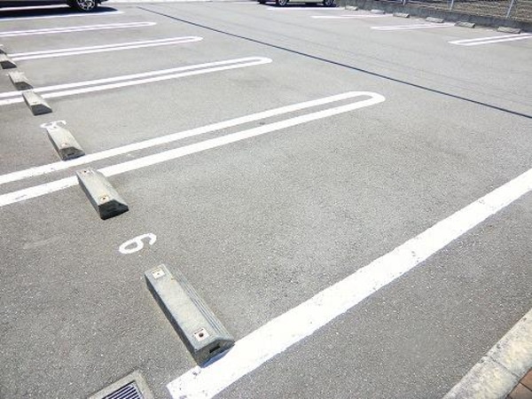 駐車場・駐輪場