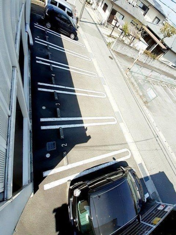 居室(ファミリーマートまで210m)