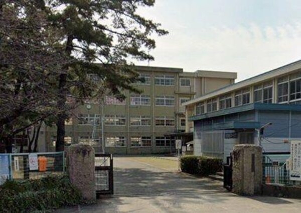 居室(浜の宮小学校まで650m)