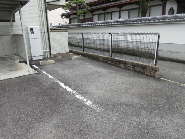 駐車場・駐輪場