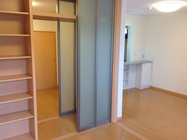 その他室内設備(収納力もあり、シンプルなお部屋に仕上がります)