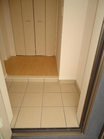 物件内観写真14　(玄関)