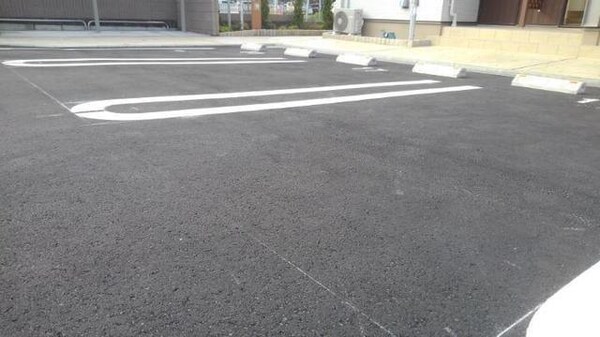 駐車場・駐輪場
