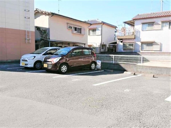 駐車場・駐輪場
