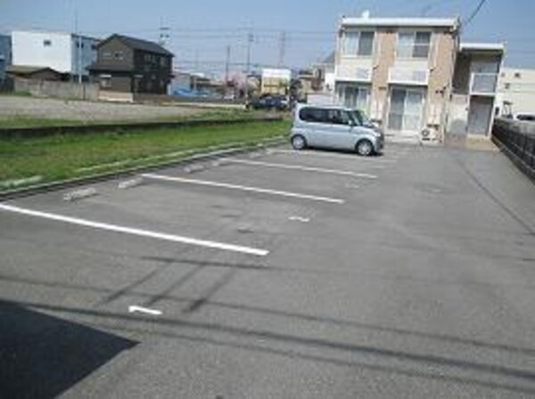 駐車場・駐輪場(駐車場)