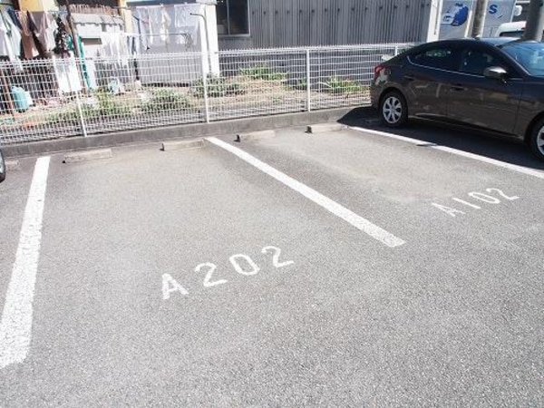 駐車場・駐輪場