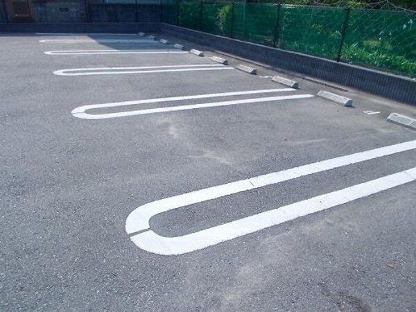 駐車場・駐輪場