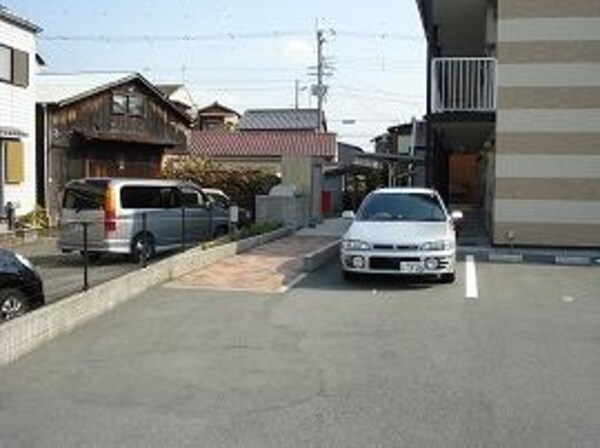 駐車場・駐輪場