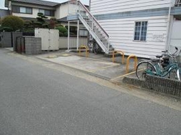 駐車場・駐輪場(駐車場)