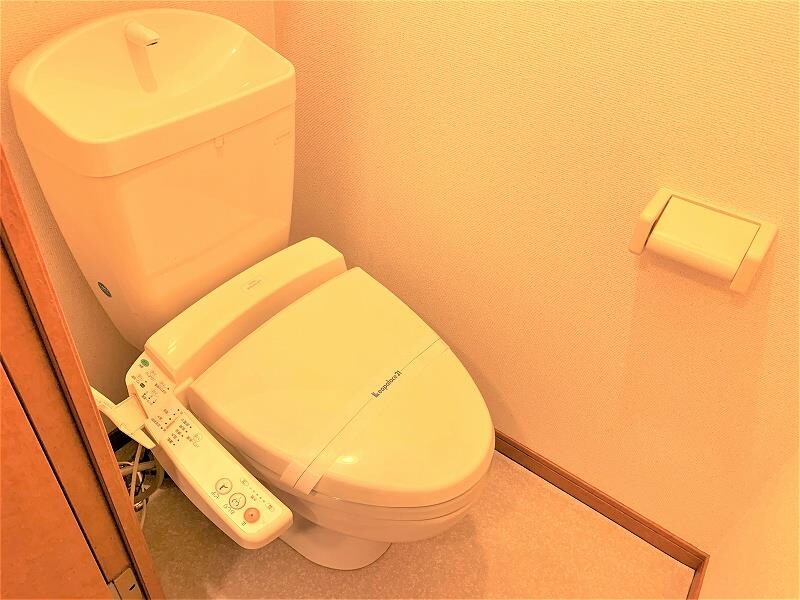 物件内観写真6　(温水洗浄便座)