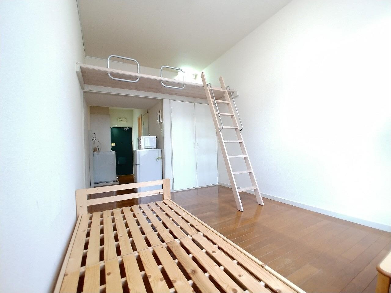 物件内観写真9　(居室　※家具なし・反転プランあり)