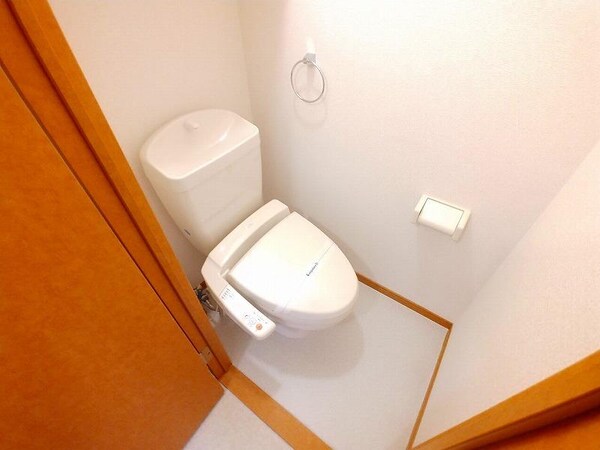 トイレ(トイレ：温水洗浄便座つき)