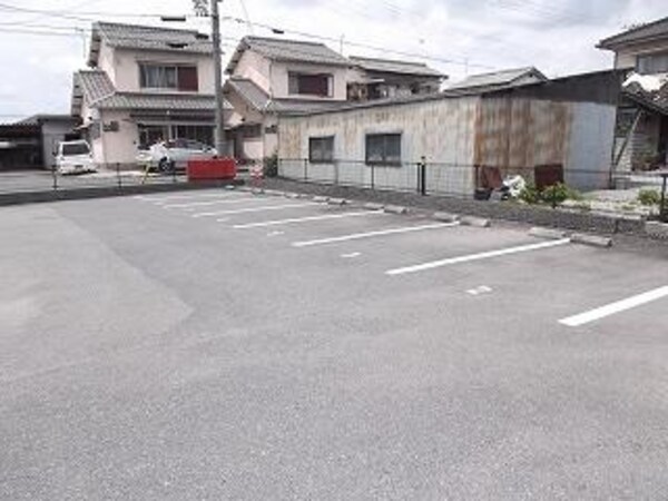 駐車場・駐輪場