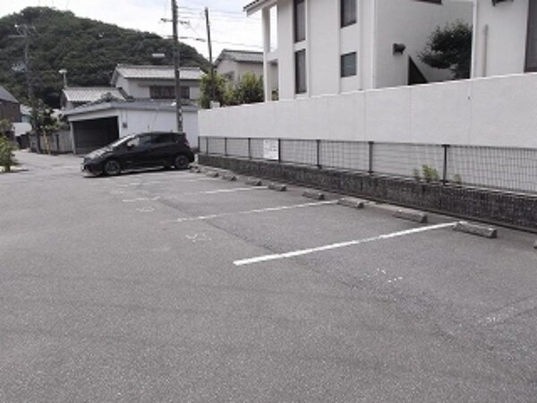 駐車場・駐輪場