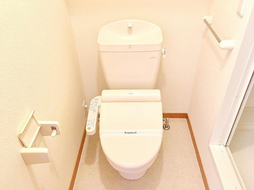 物件内観写真6　(温水洗浄便座)