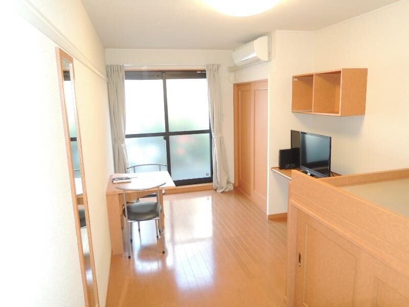 物件内観写真2　(当社人気のベッドタイプ！収納付きベッドがオススメ！)