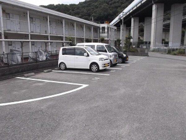 駐車場・駐輪場