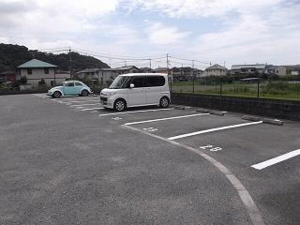 駐車場・駐輪場